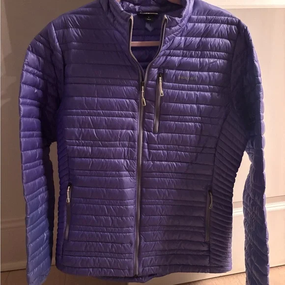 Patagonia Women's Puffer Jacket Size L - Picture 3 of 9